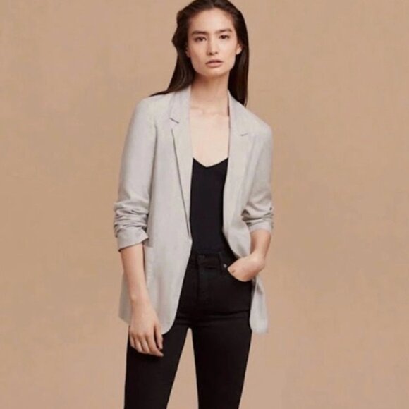 Aritzia Talulah Blazer Size 4 - Picture 1 of 7